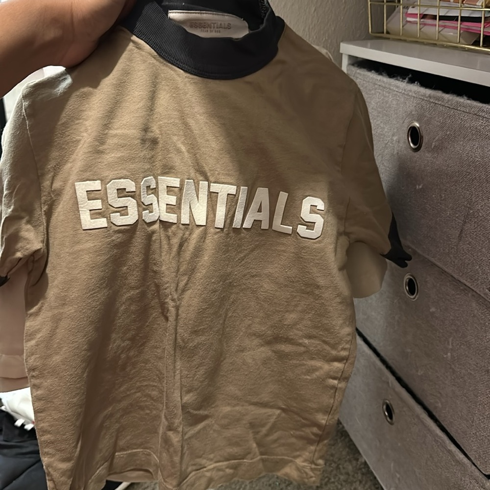 Essentials Nylon Short set - Picture 4 of 4